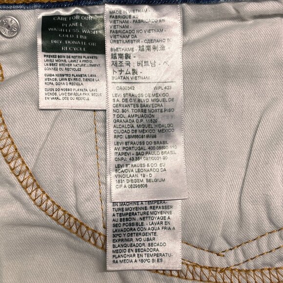 Levi's 505 Regular Fit Medium Wash - Picture 11 of 11